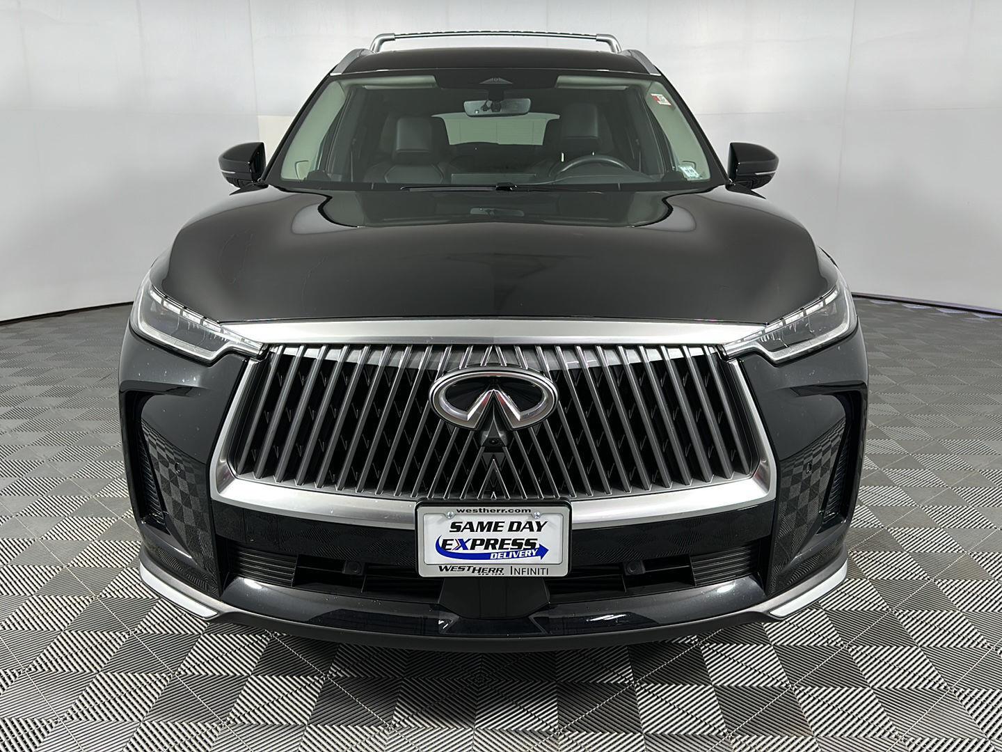 Certified Used 2026 Mineral Black INFINITI LUXE image 17