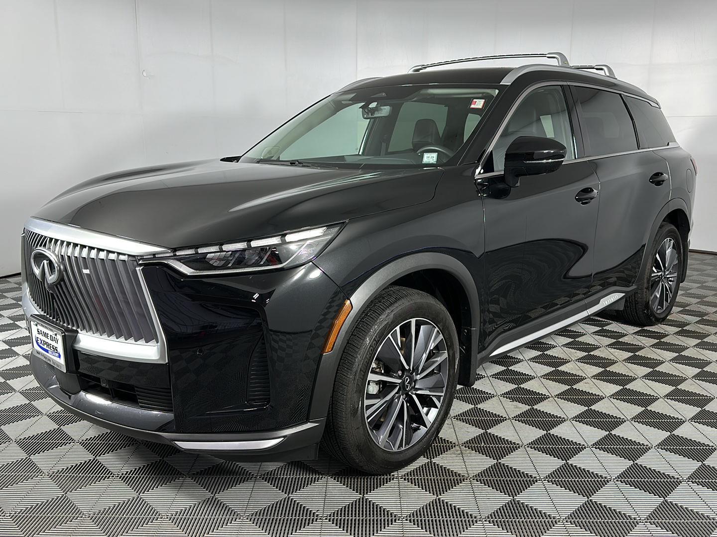 Certified Used 2026 Mineral Black INFINITI LUXE image 18