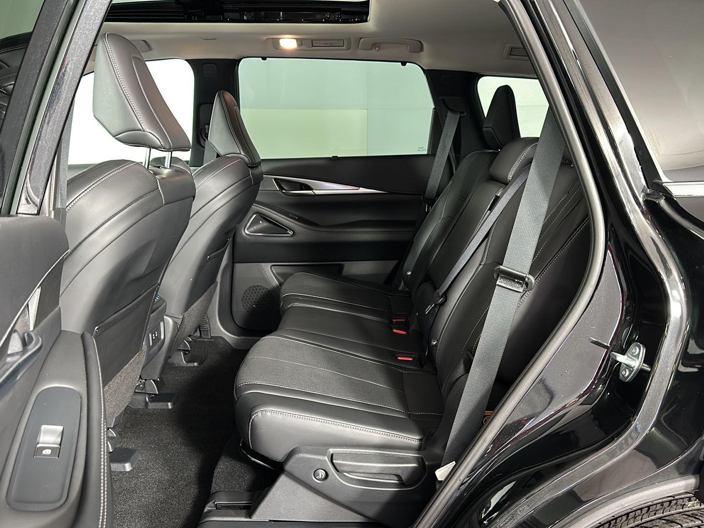 Certified Used 2026 Mineral Black INFINITI LUXE image 32
