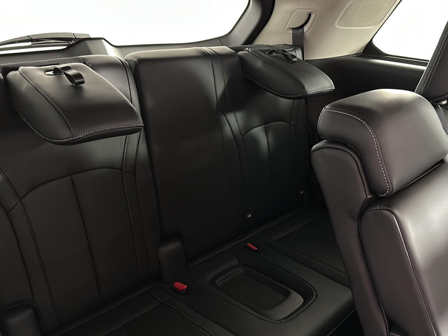 Certified Used 2026 Mineral Black INFINITI LUXE image 40