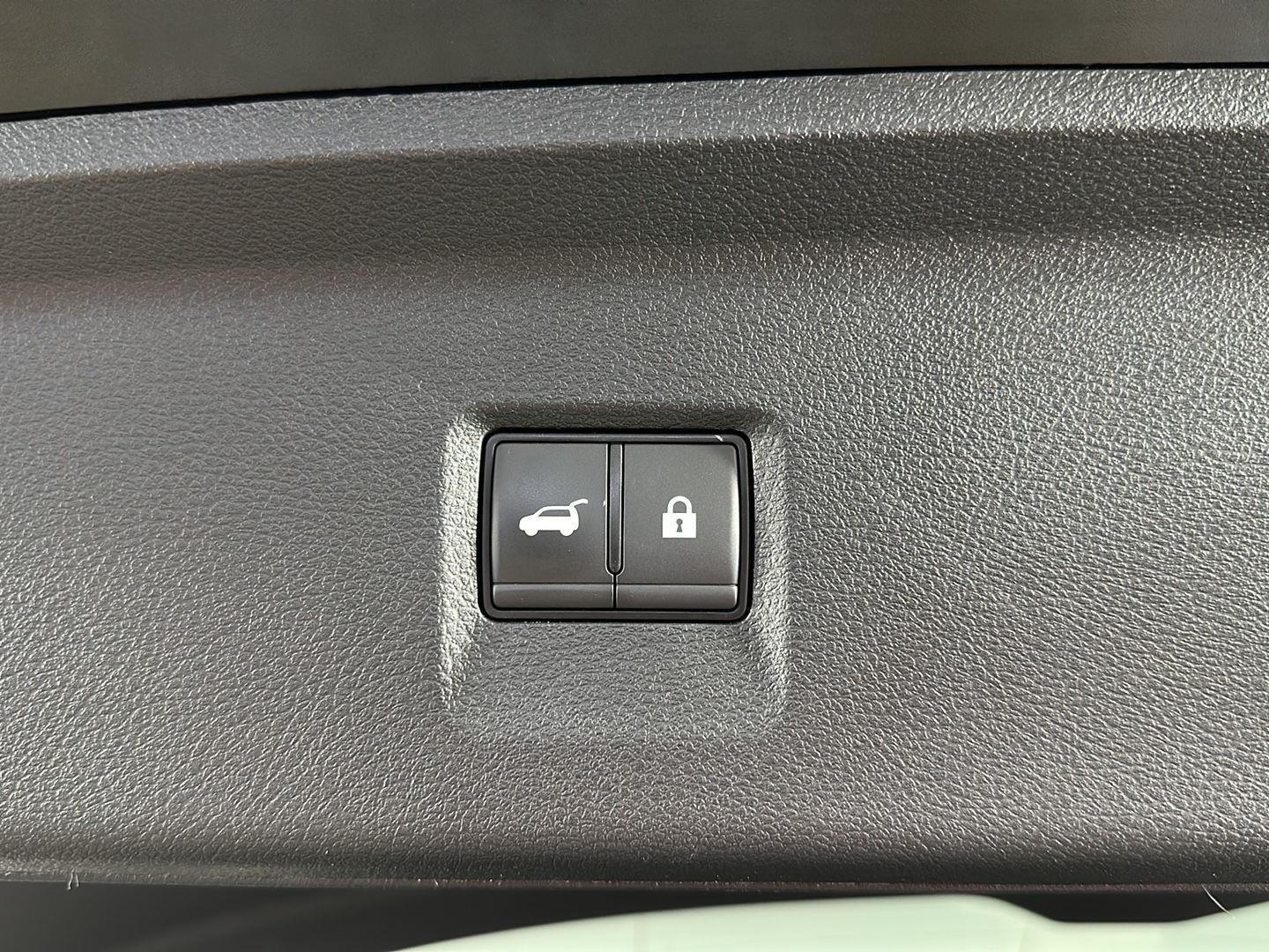 Certified Used 2026 Mineral Black INFINITI LUXE image 35