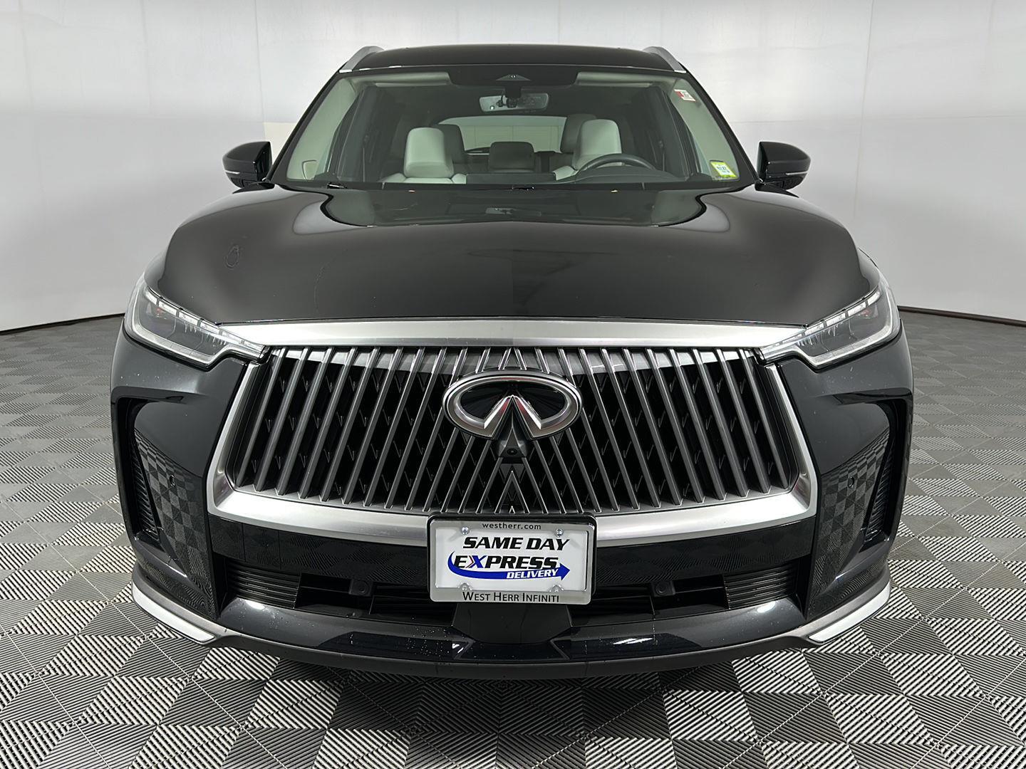 New 2026 Mineral Black INFINITI LUXE image 17