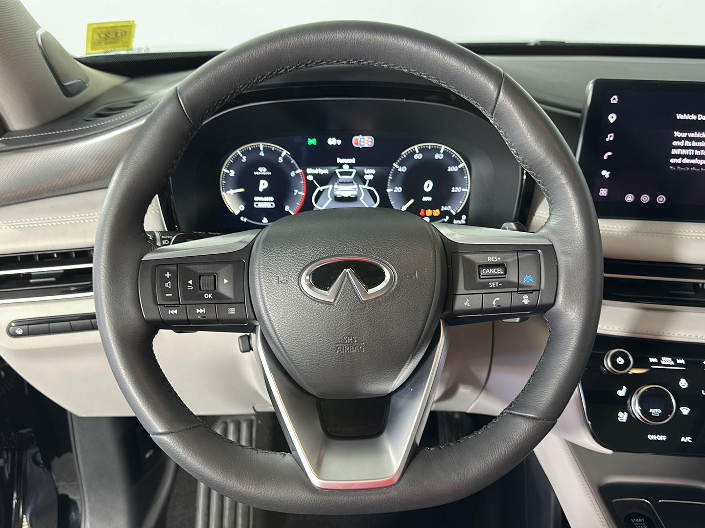 New 2026 Mineral Black INFINITI LUXE image 24