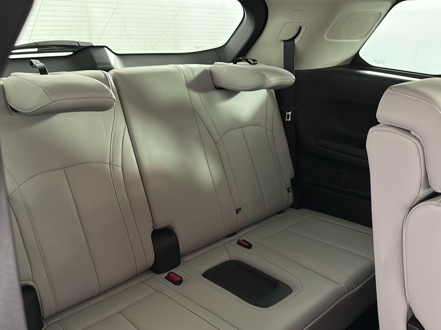 New 2026 Mineral Black INFINITI LUXE image 40
