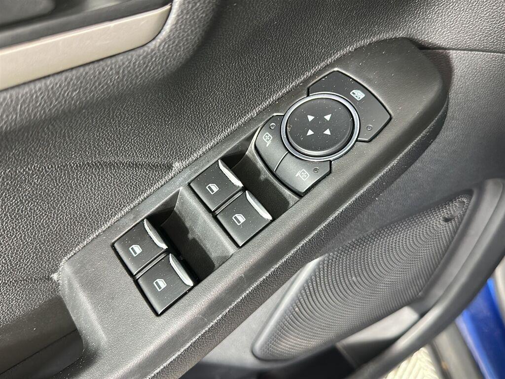Used 2022 Atlas Blue Ford SE image 14