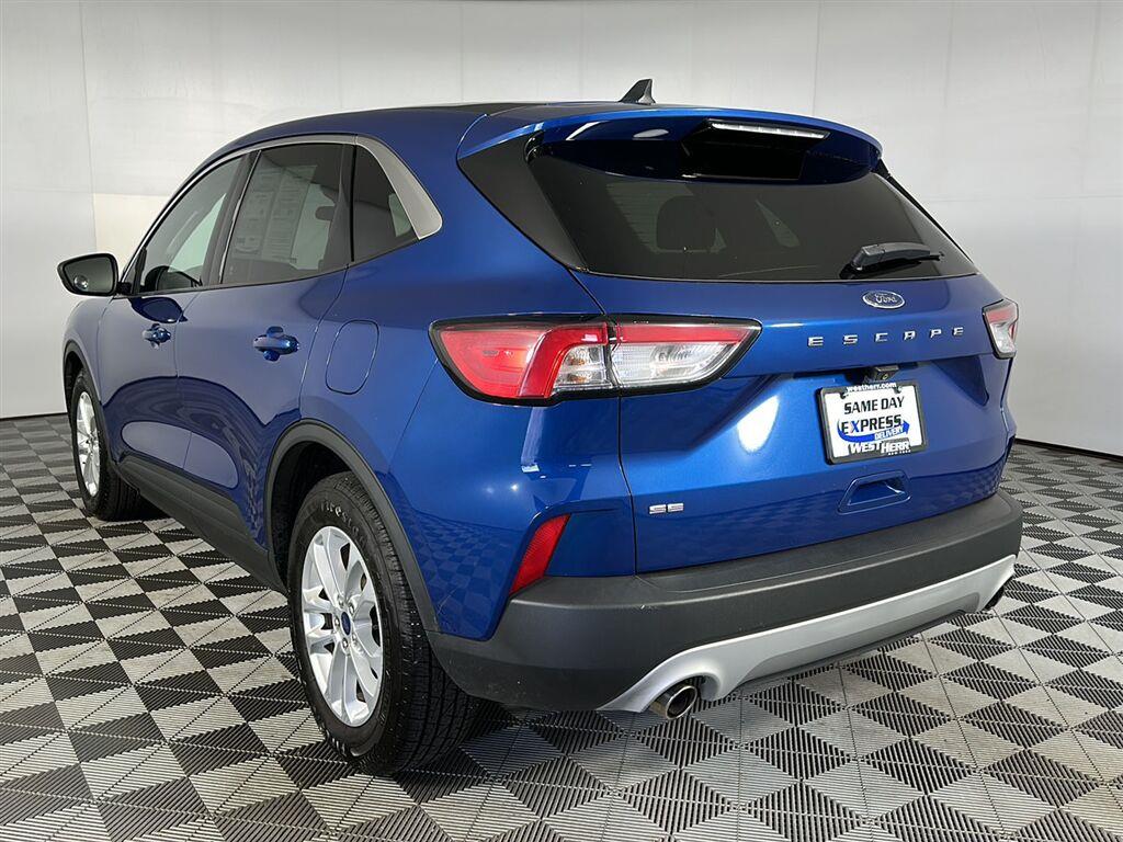 Used 2022 Atlas Blue Ford SE image 3