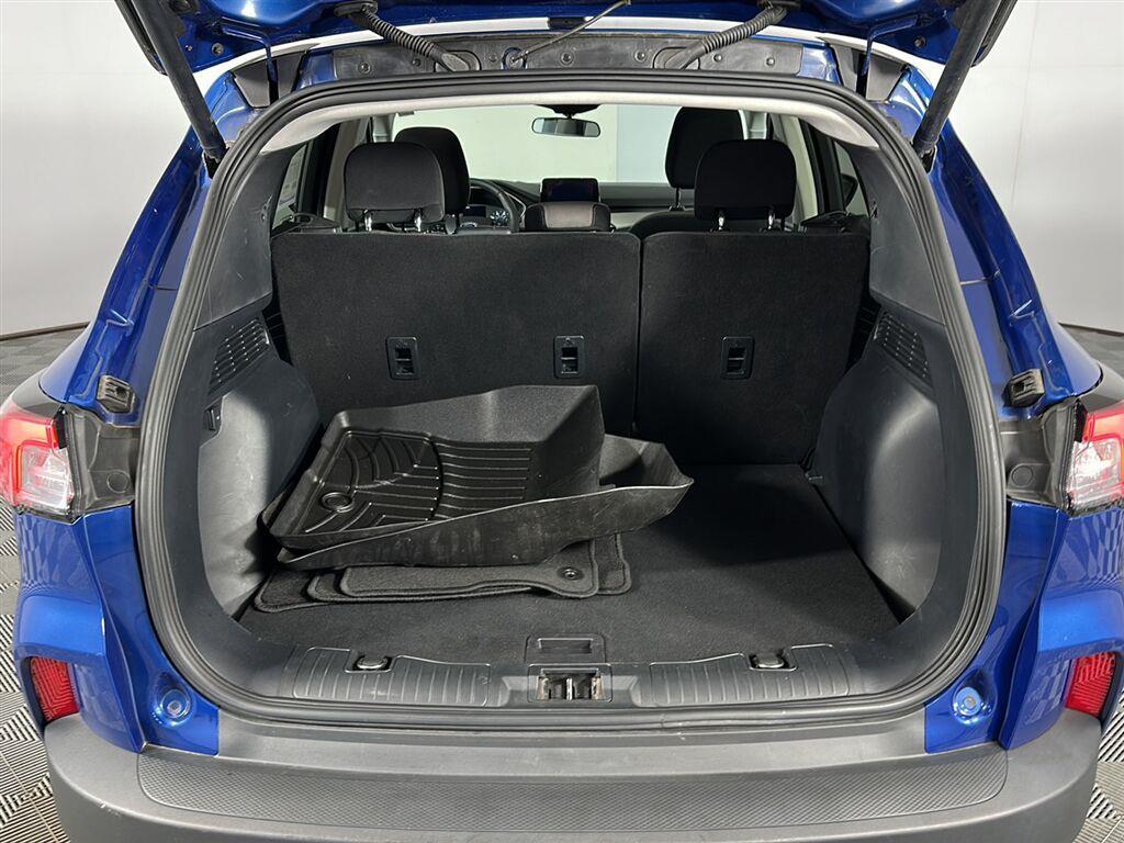 Used 2022 Atlas Blue Ford SE image 8