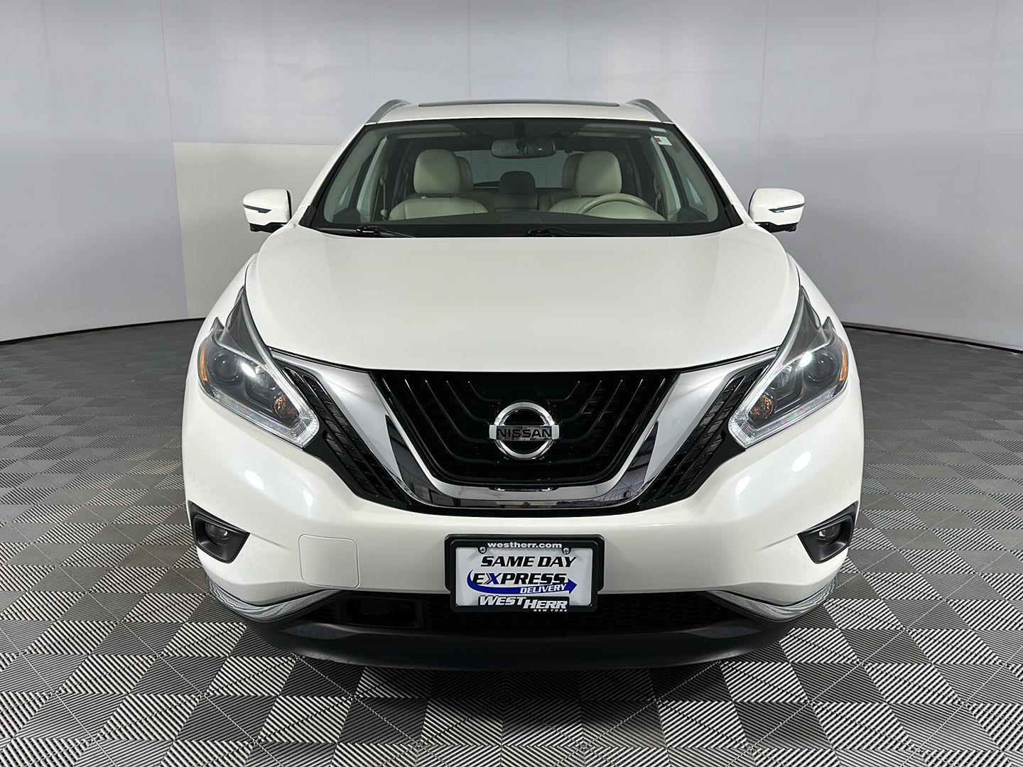 Used 2018 Pearl White Nissan SL image 17