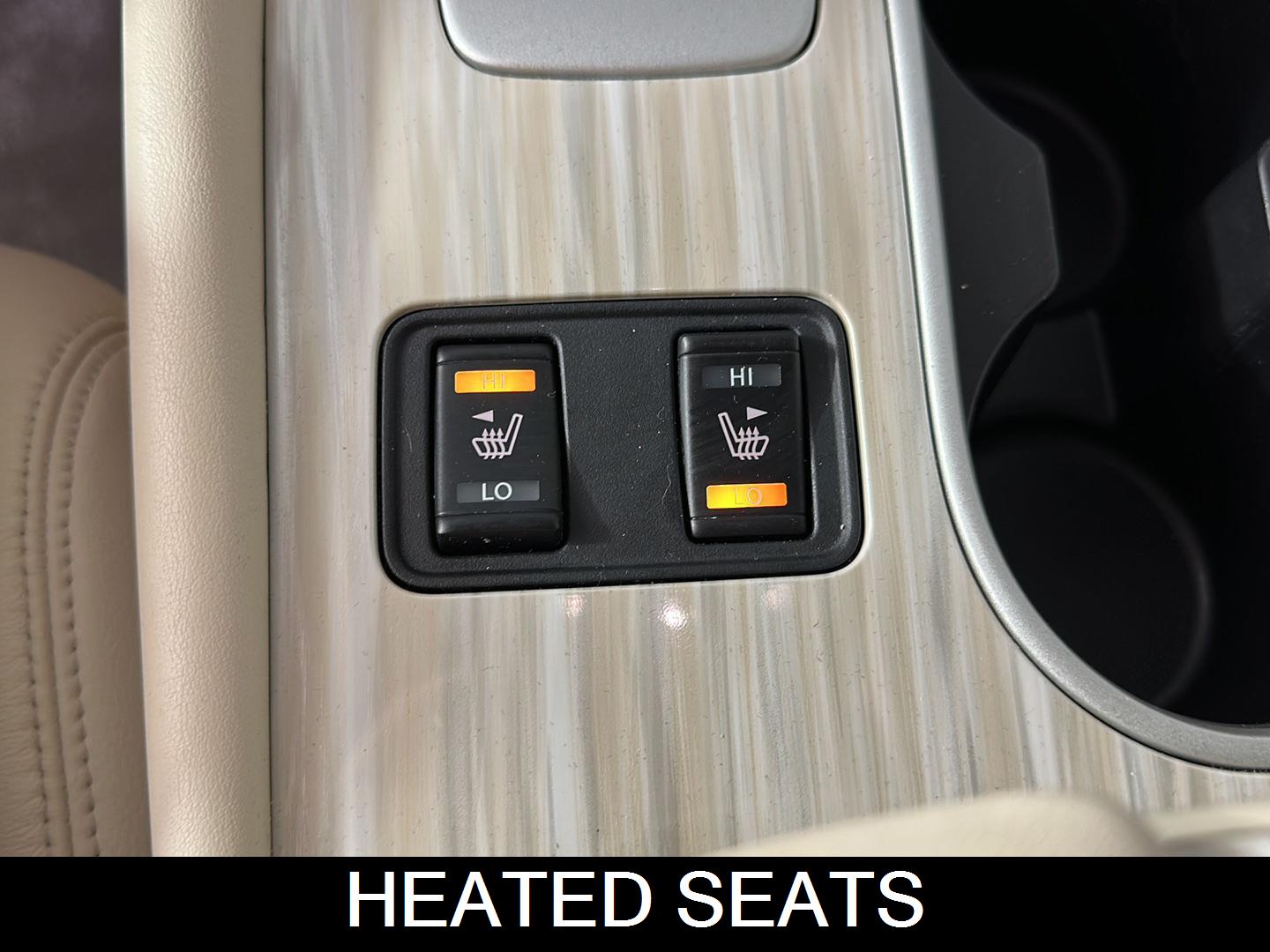 Used 2018 Pearl White Nissan SL image 8