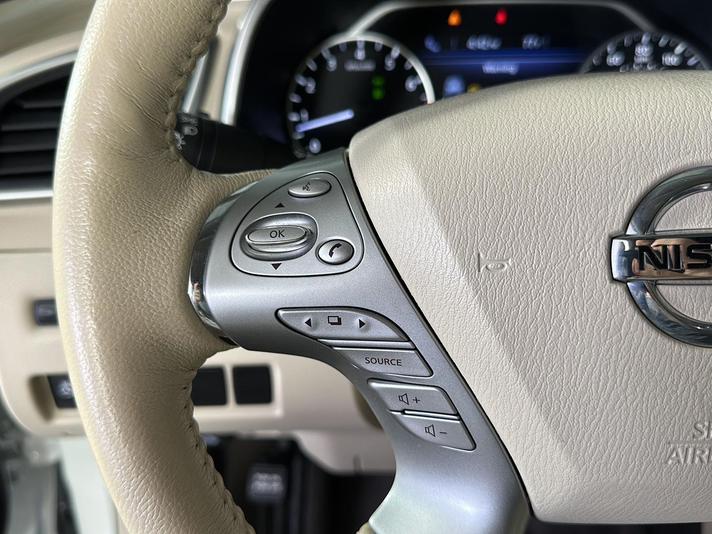 Used 2018 Pearl White Nissan SL image 23