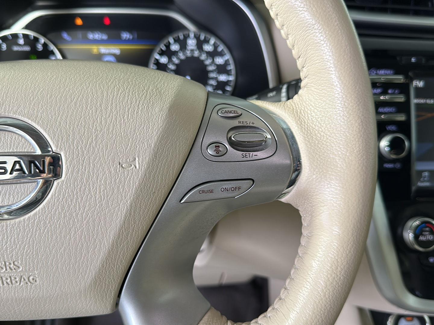Used 2018 Pearl White Nissan SL image 24
