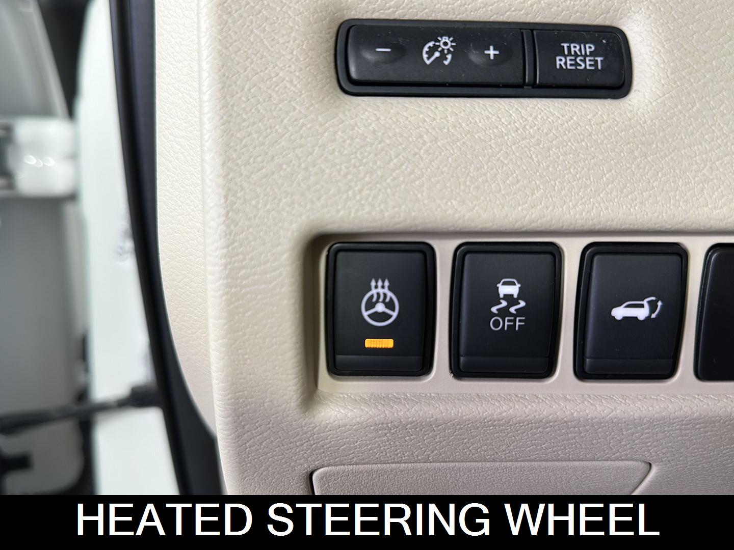 Used 2018 Pearl White Nissan SL image 9