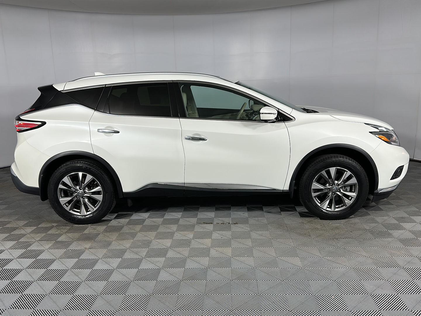 Used 2018 Pearl White Nissan SL image 32
