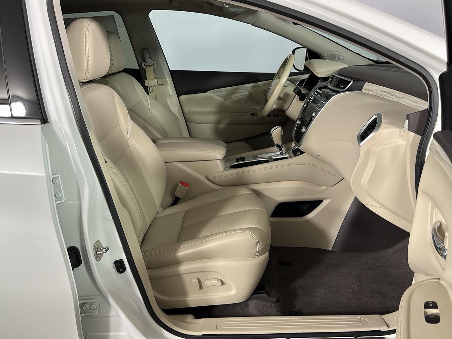 Used 2018 Pearl White Nissan SL image 33
