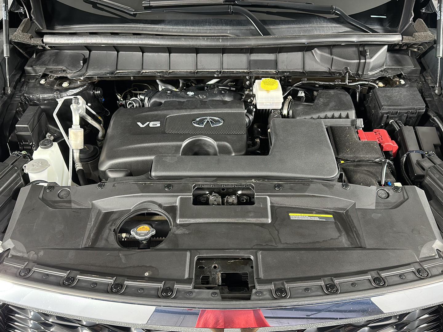 Certified Used 2023 Mineral Black INFINITI LUXE image 16