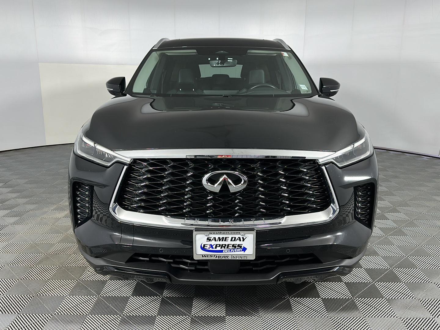Certified Used 2023 Mineral Black INFINITI LUXE image 17