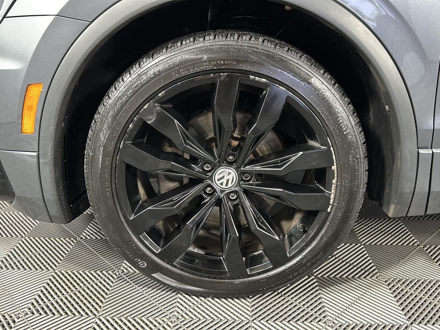 Used 2021 Platinum Gray Metallic Volkswagen SE R-Line Black image 6
