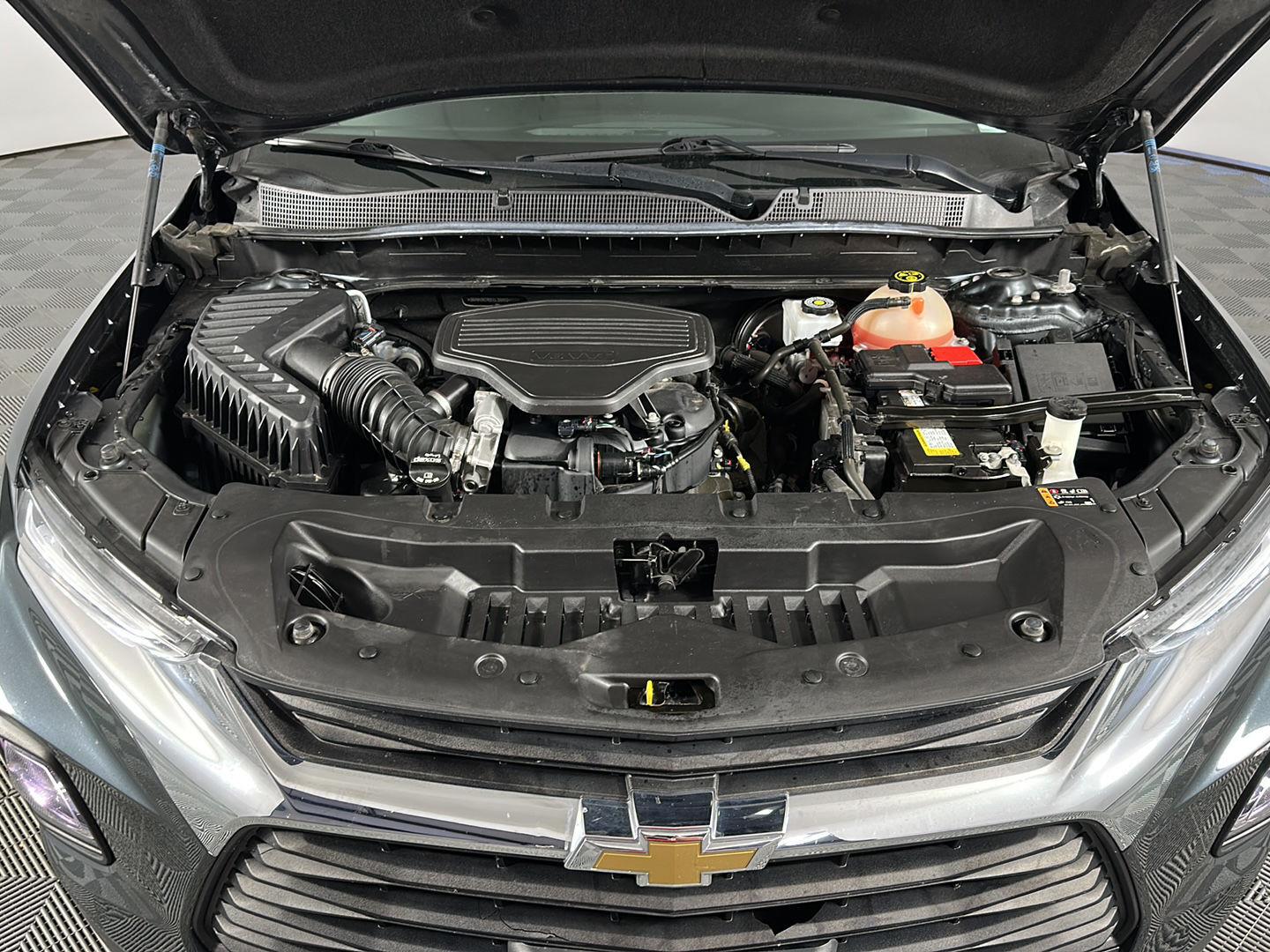 Used 2020 Graphite Metallic Chevrolet LT image 13