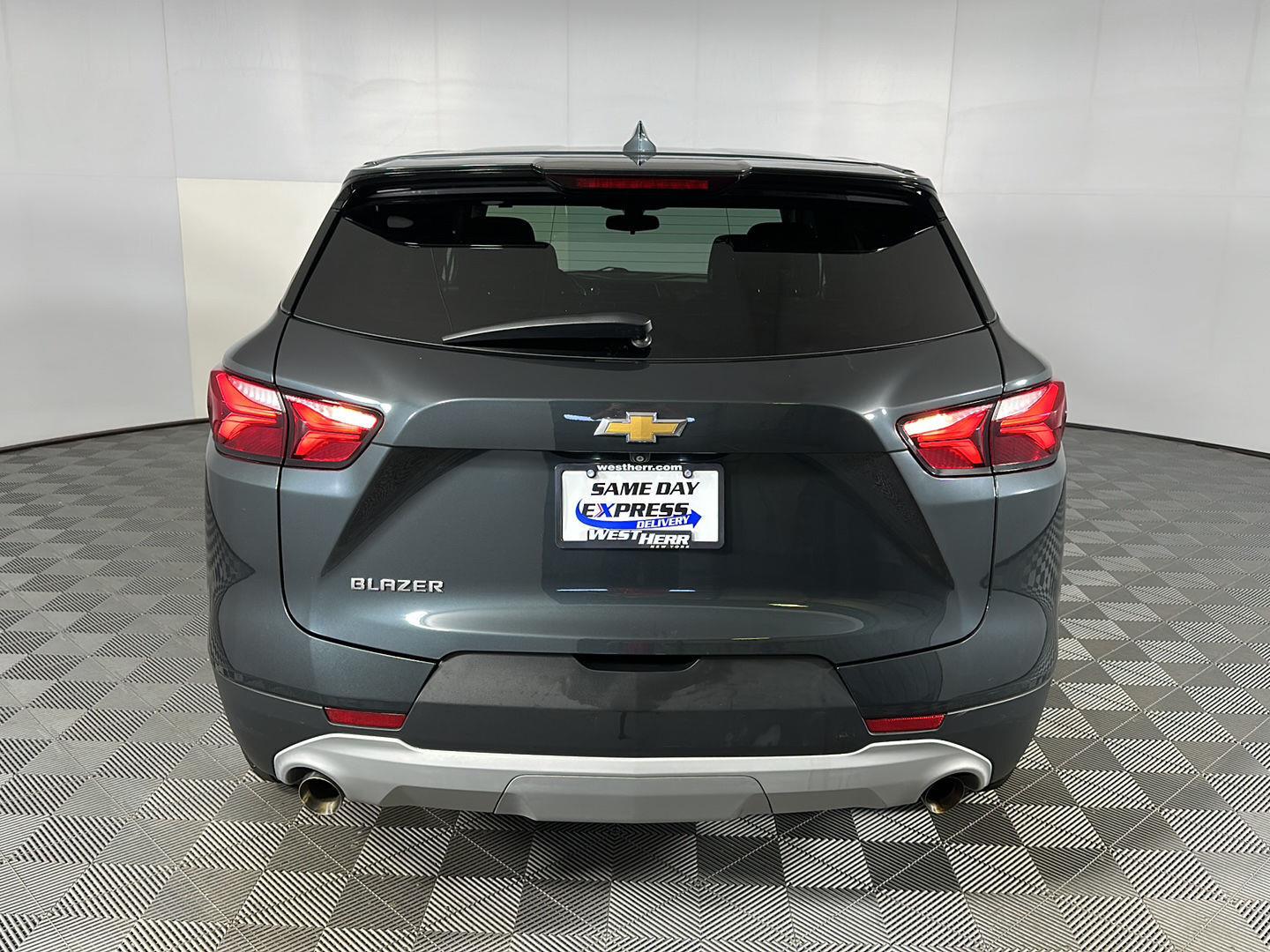 Used 2020 Graphite Metallic Chevrolet LT image 9