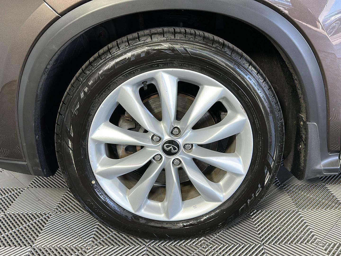 Used 2019 Chestnut Bronze INFINITI ESSENTIAL image 14