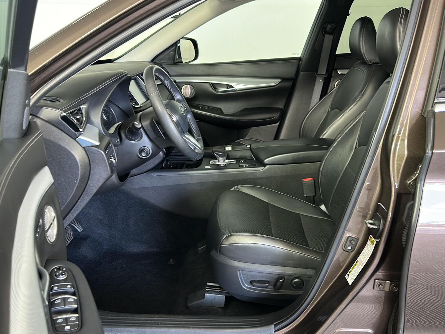 Used 2019 Chestnut Bronze INFINITI ESSENTIAL image 5