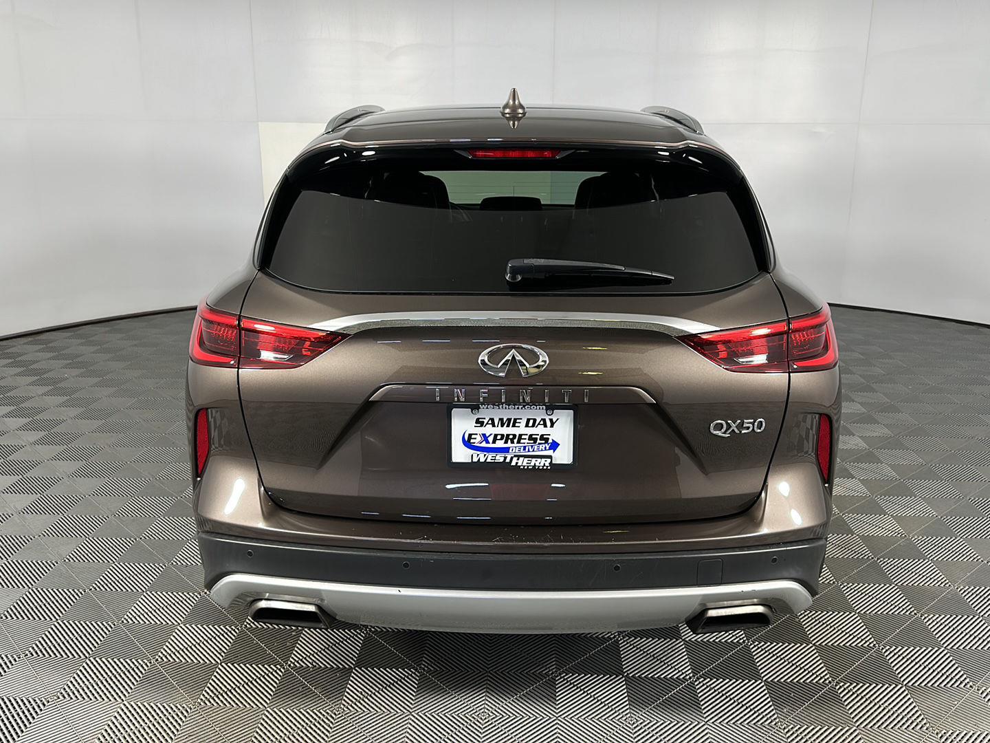 Used 2019 Chestnut Bronze INFINITI ESSENTIAL image 11