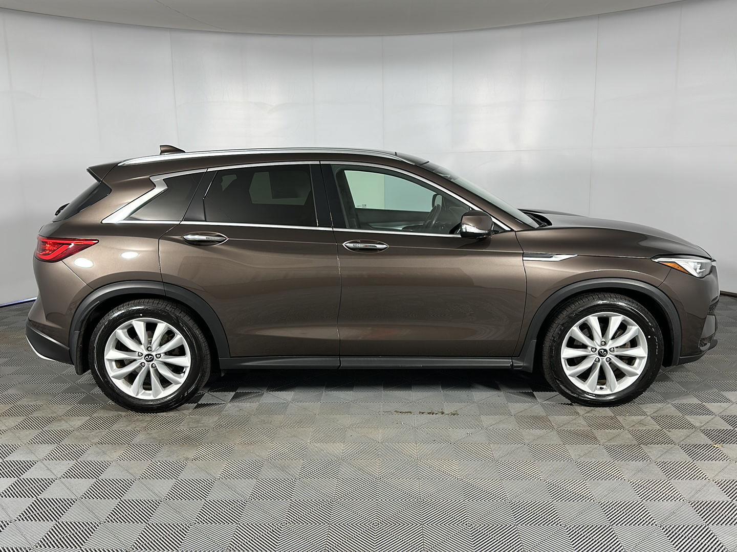 Used 2019 Chestnut Bronze INFINITI ESSENTIAL image 31