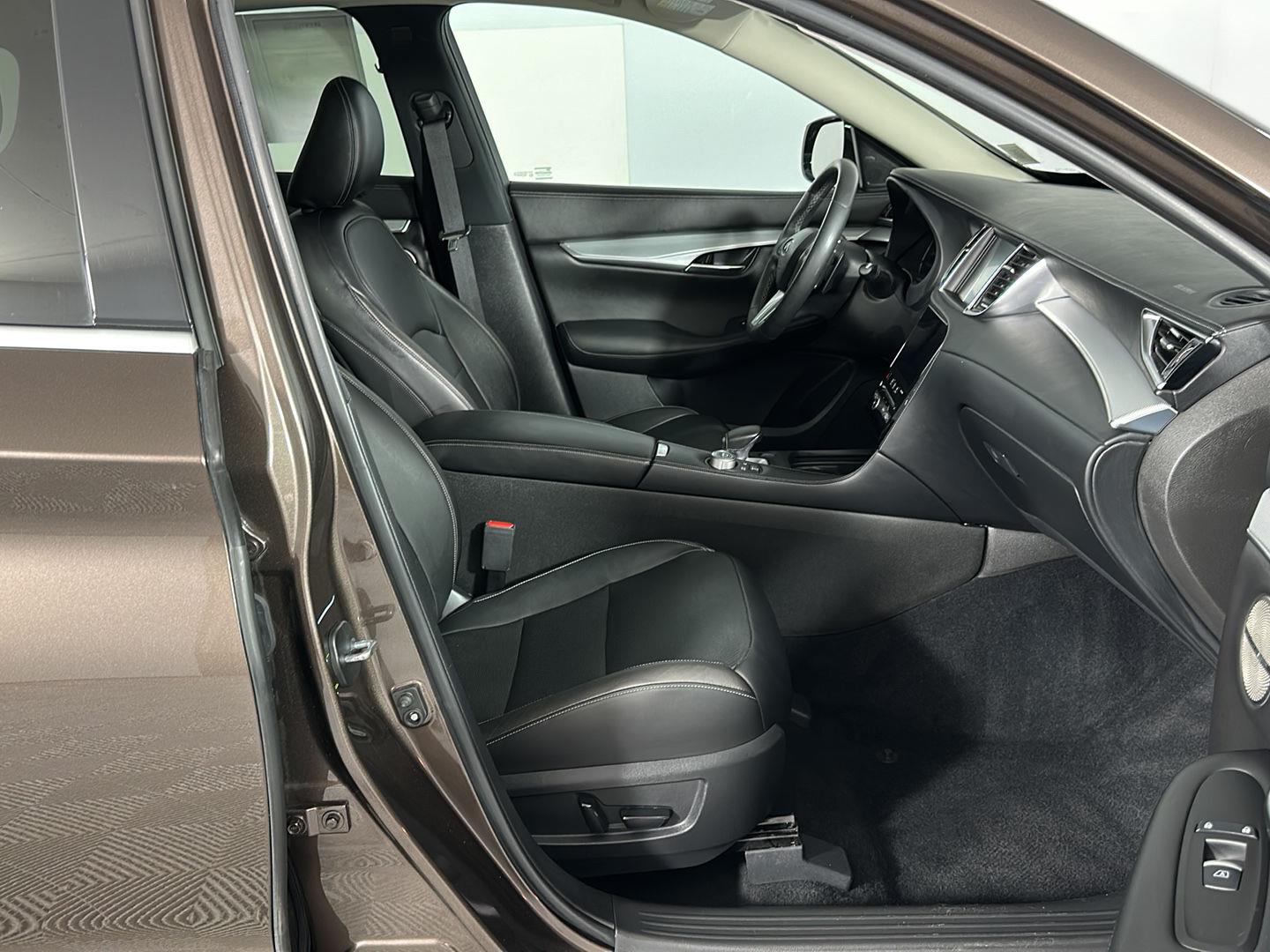 Used 2019 Chestnut Bronze INFINITI ESSENTIAL image 32