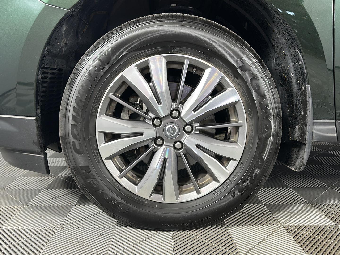 Used 2019 Midnight Pine Metallic Nissan SV image 6