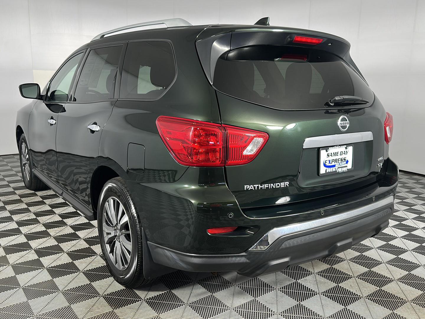 Used 2019 Midnight Pine Metallic Nissan SV image 24
