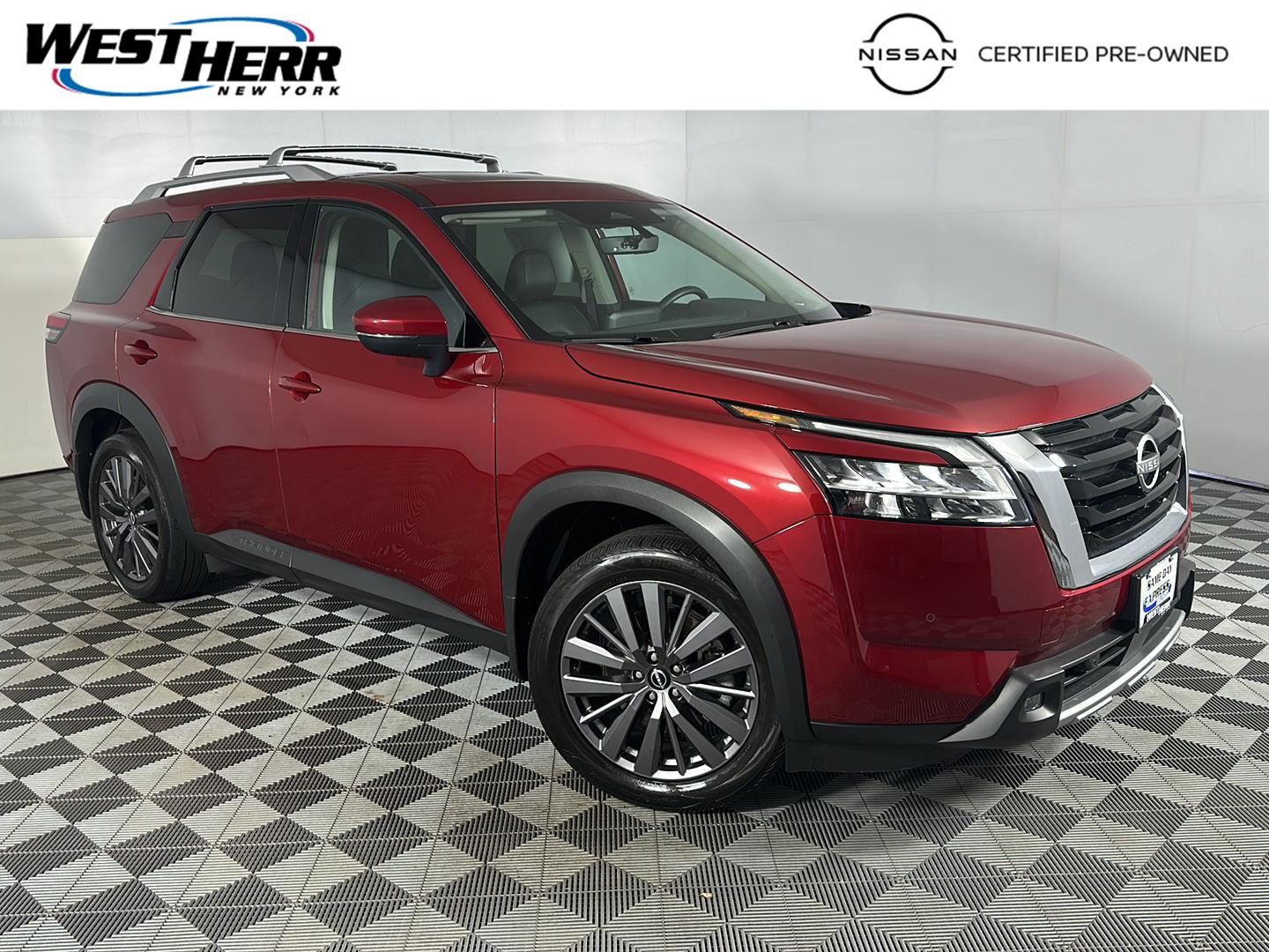  2024 Nissan Pathfinder SL 4WD   