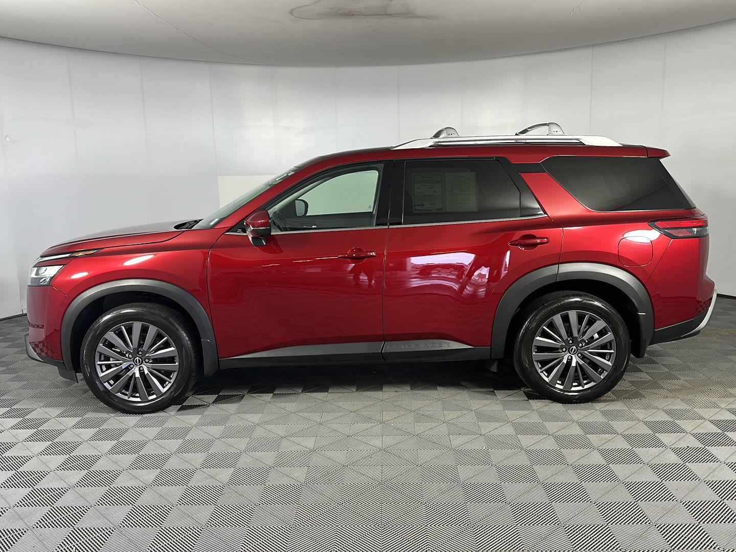 Certified Used 2024 Scarlet Ember Nissan SL image 20