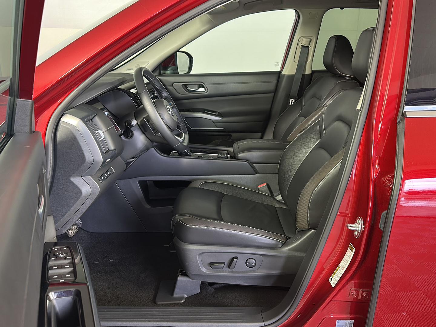 Certified Used 2024 Scarlet Ember Nissan SL image 6