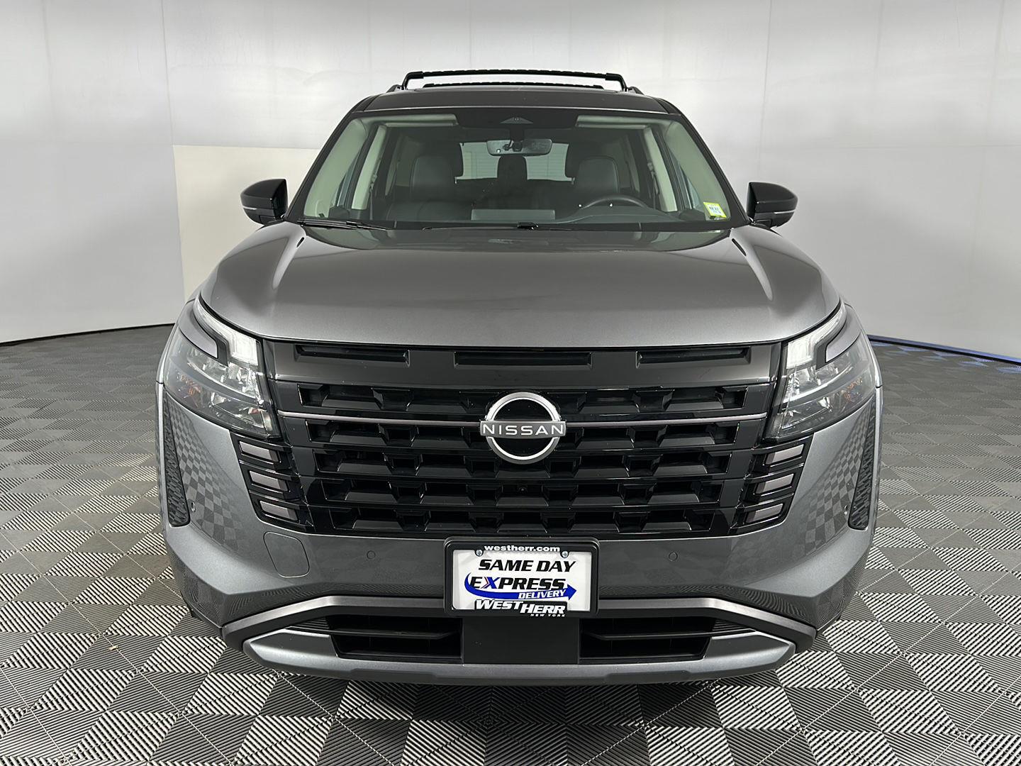 Certified Used 2026 Gun Metallic Nissan SL image 18