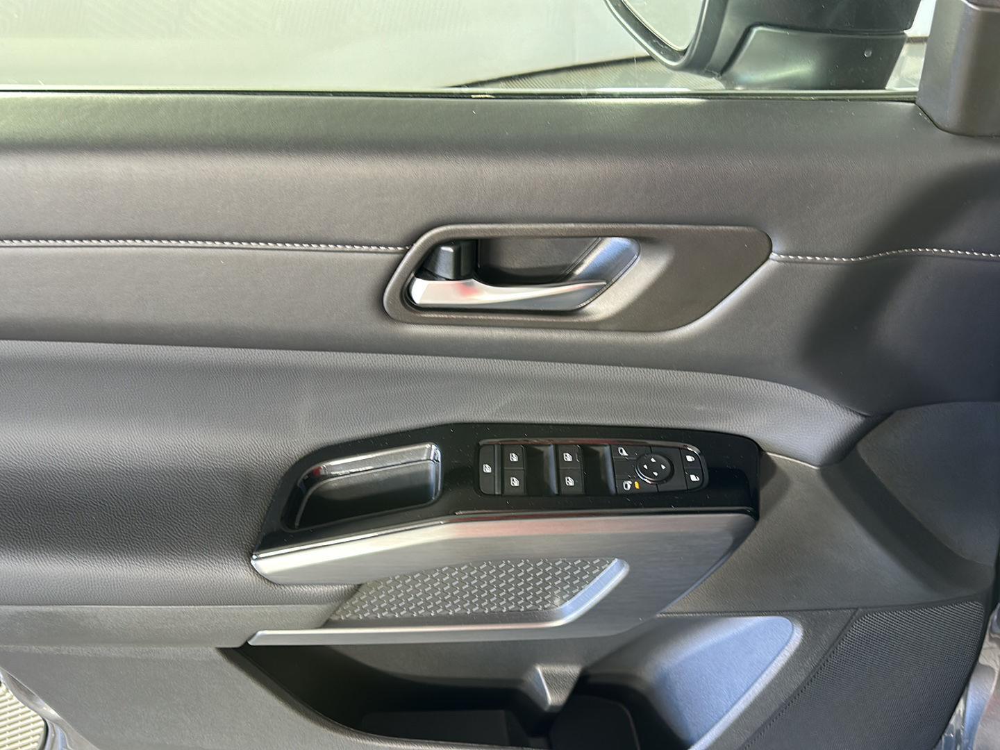 Certified Used 2026 Gun Metallic Nissan SL image 22
