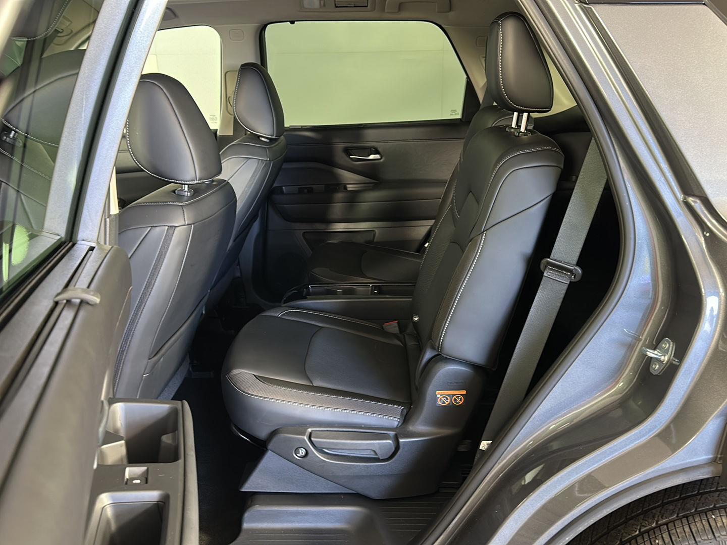 Certified Used 2026 Gun Metallic Nissan SL image 30