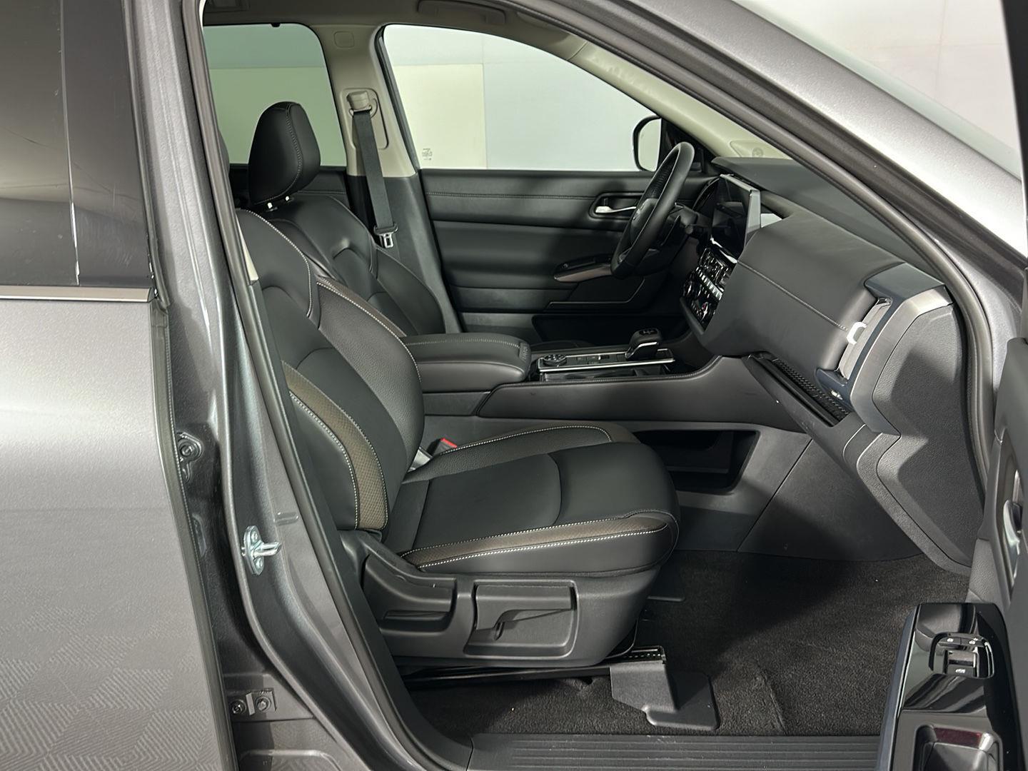 Certified Used 2026 Gun Metallic Nissan SL image 35