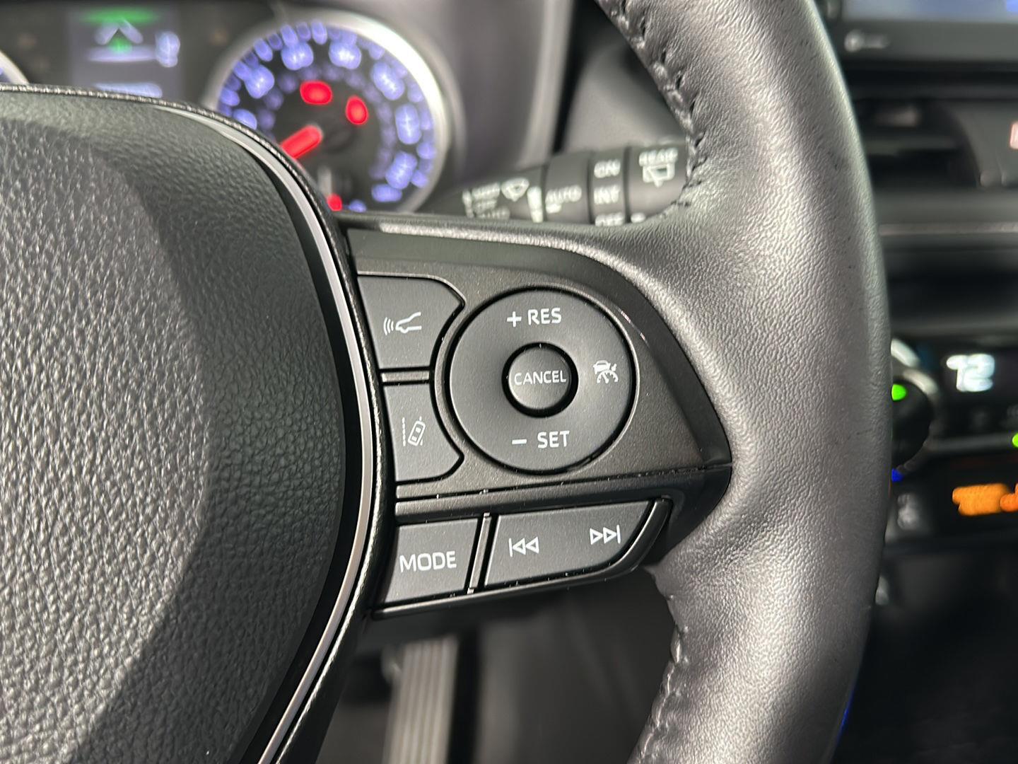 Used 2022 White Toyota XLE image 13