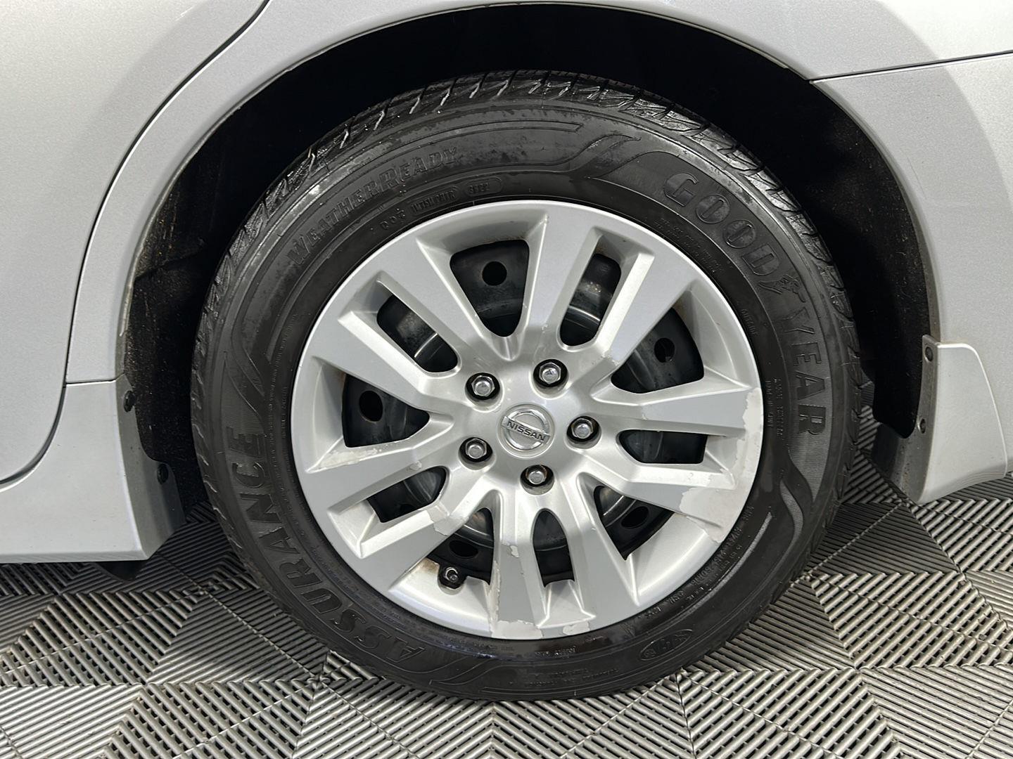 Used 2018 Brilliant Silver Nissan 2.5 S image 8