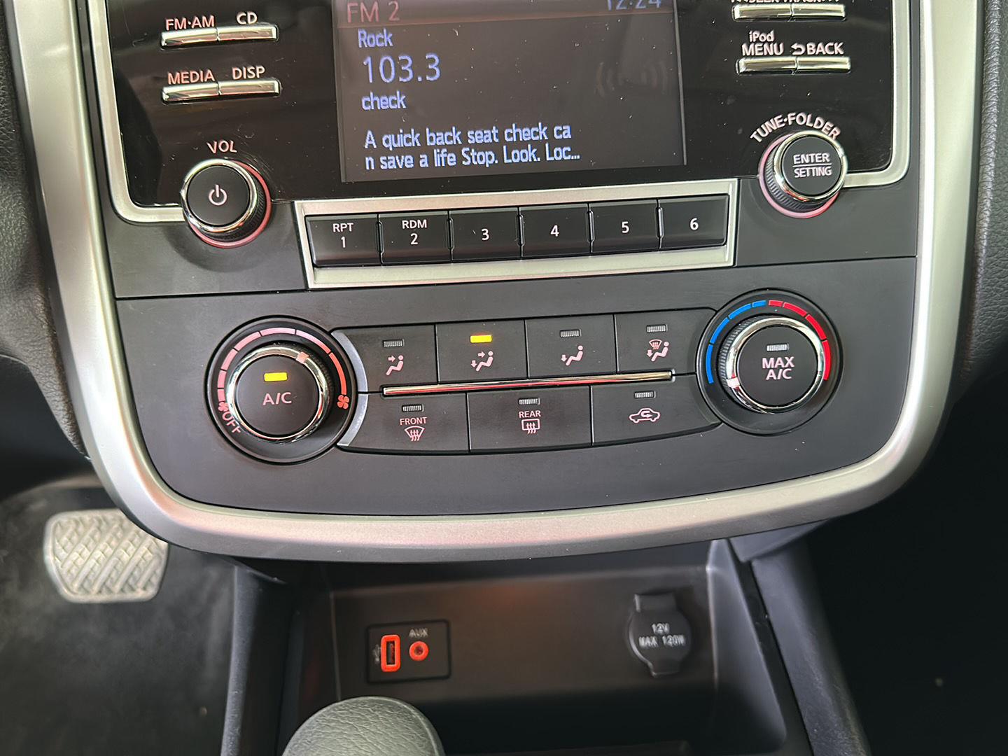 Used 2018 Brilliant Silver Nissan 2.5 S image 18