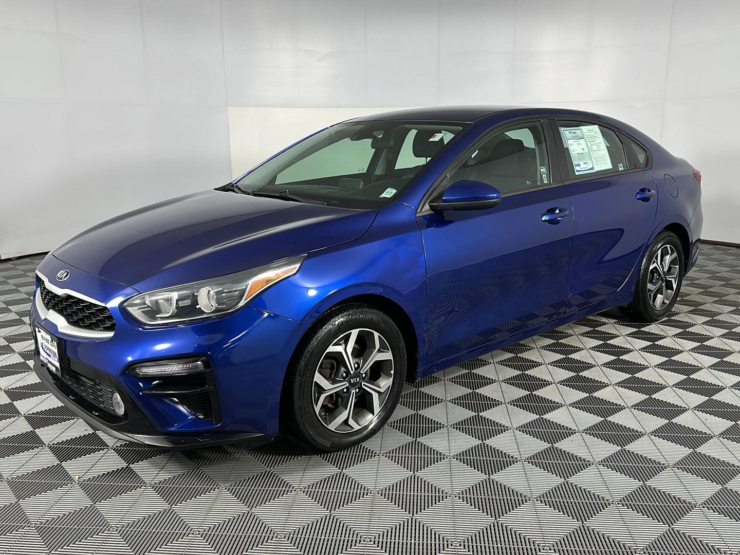Used 2021 Deep Sea Blue Kia LXS image 5