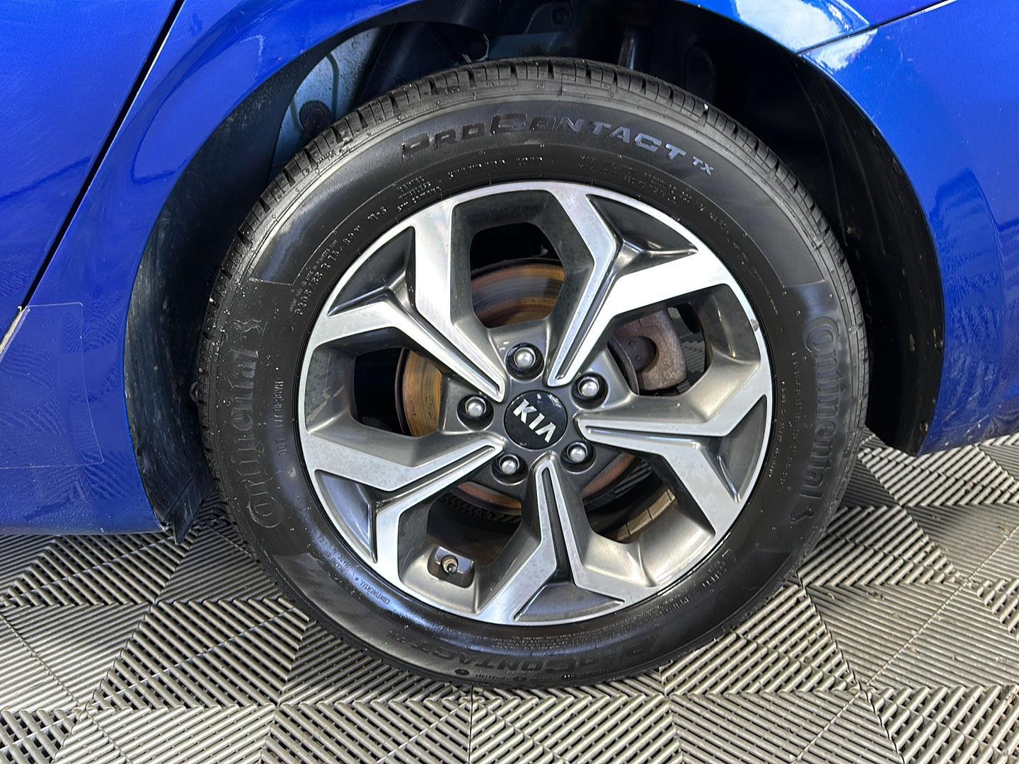 Used 2021 Deep Sea Blue Kia LXS image 8