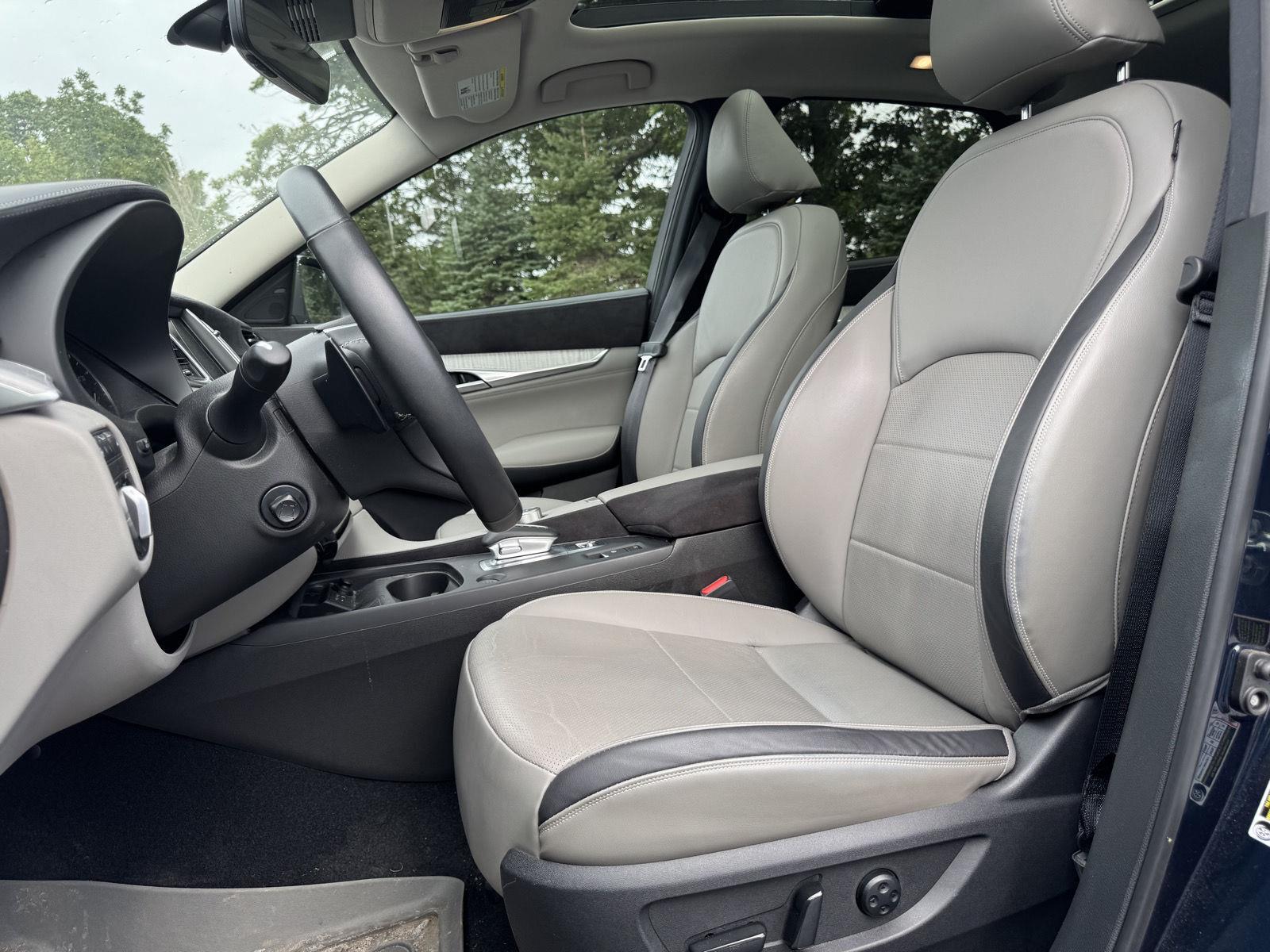 Used 2023 Hermosa Blue INFINITI SENSORY image 3