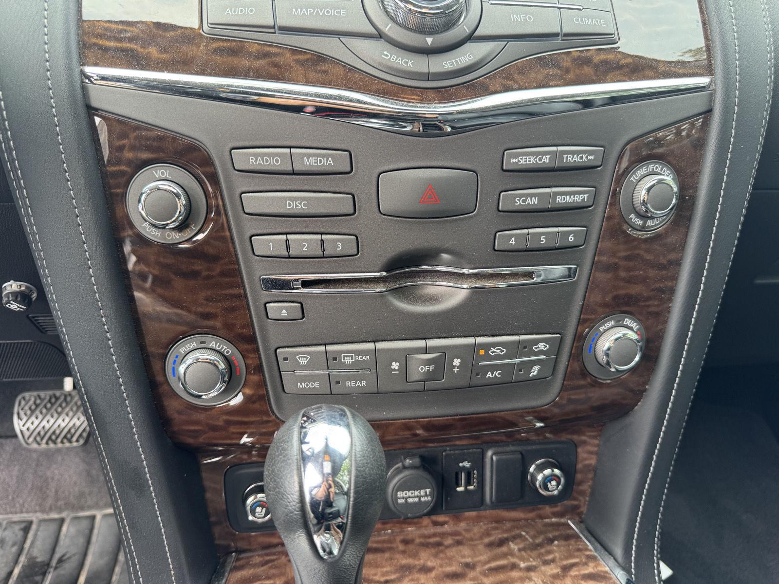 Used 2018 Mocha Almond Nissan Platinum image 14