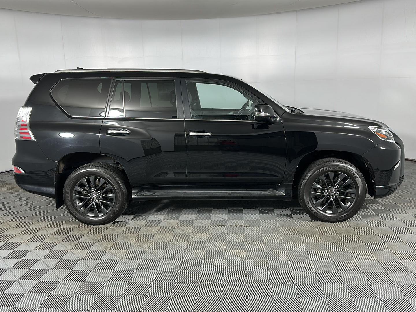 Used 2022 Nebula Gray Pearl Lexus GX 460 Premium image 12