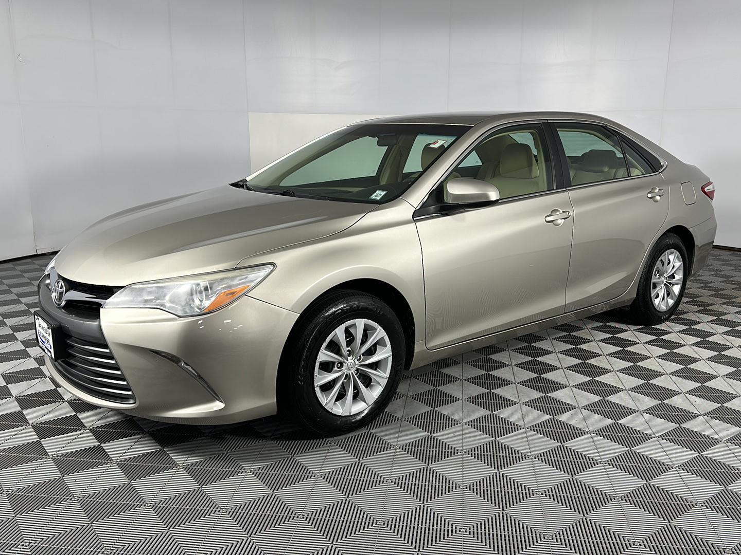 Used 2017 Creme Brulee Mica Toyota LE image 4