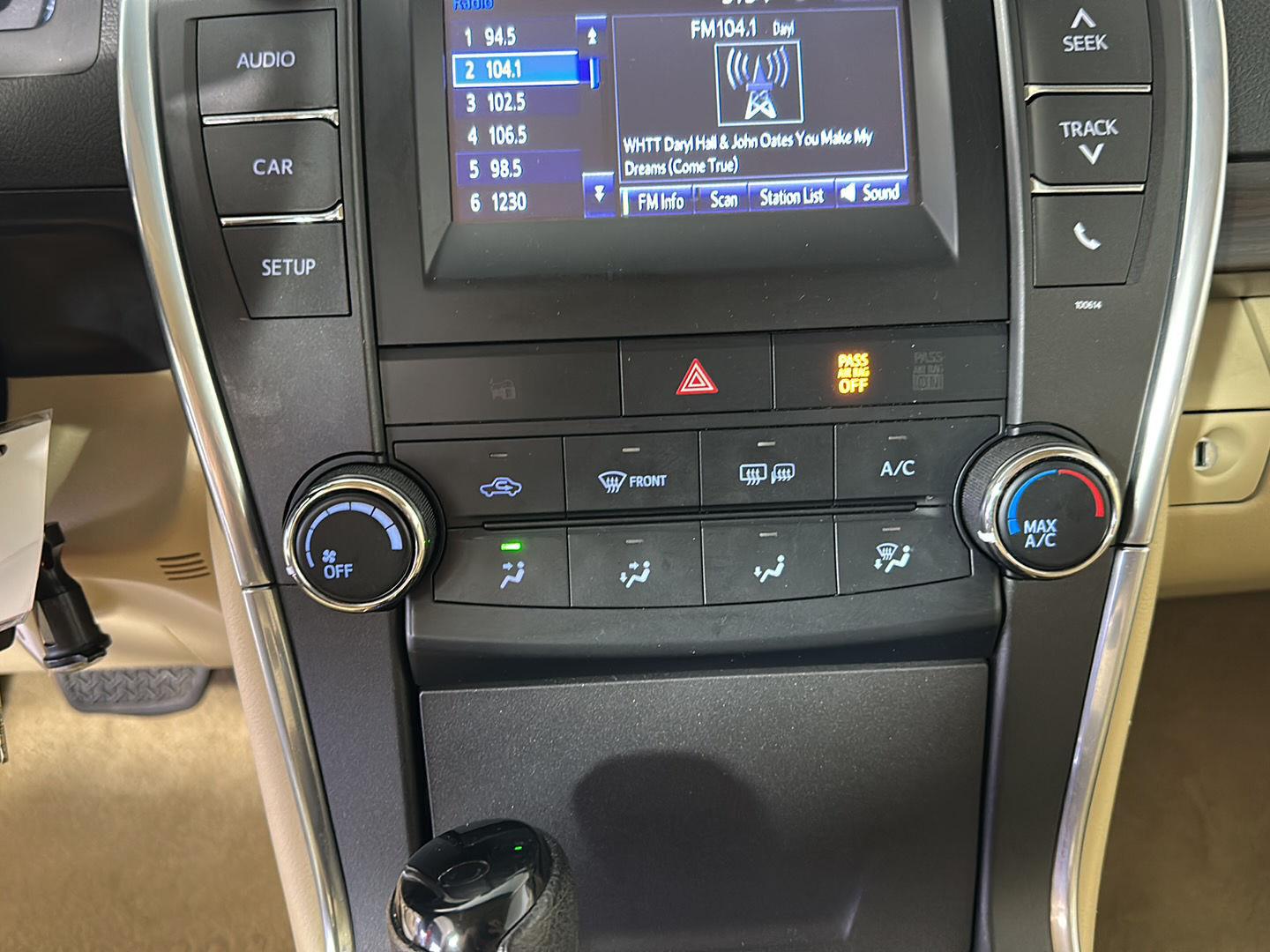 Used 2017 Creme Brulee Mica Toyota LE image 16