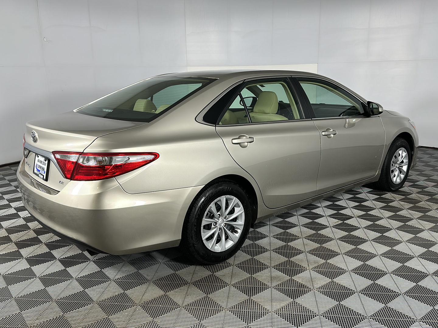 Used 2017 Creme Brulee Mica Toyota LE image 23
