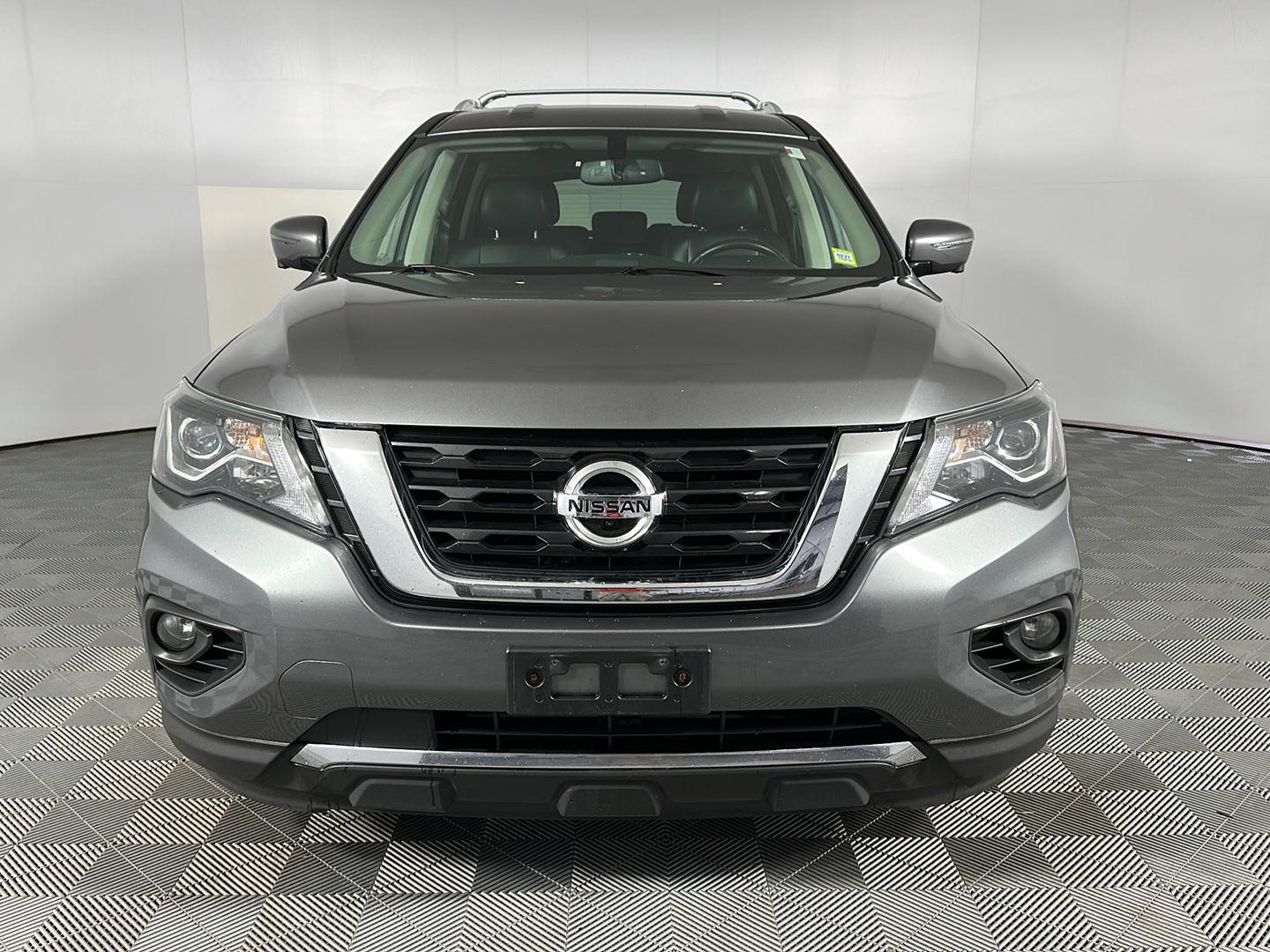 Used 2020 Gun Metallic Nissan SL image 2