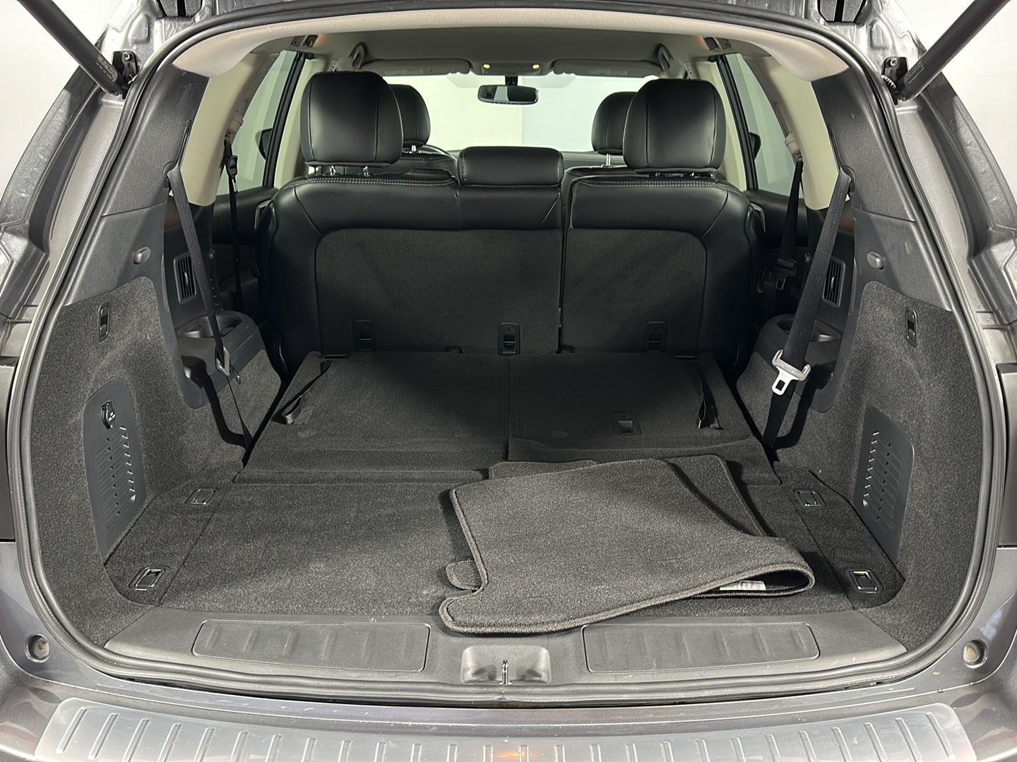 Used 2020 Gun Metallic Nissan SL image 29